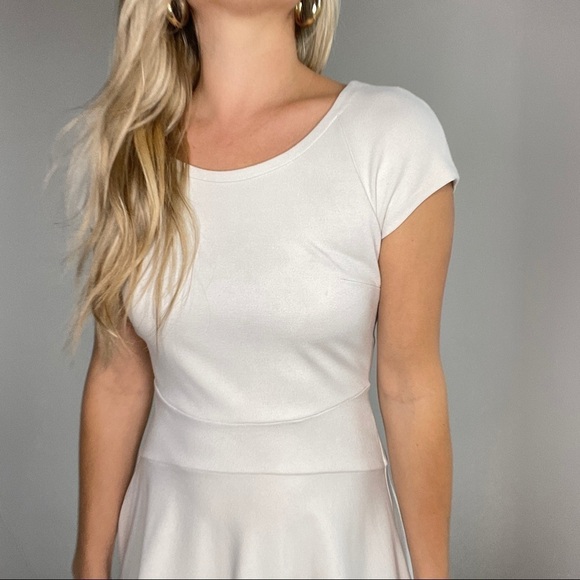 Diane Von Furstenberg Light Grey Fit & Flare Dress Size 4 - Picture 4 of 10